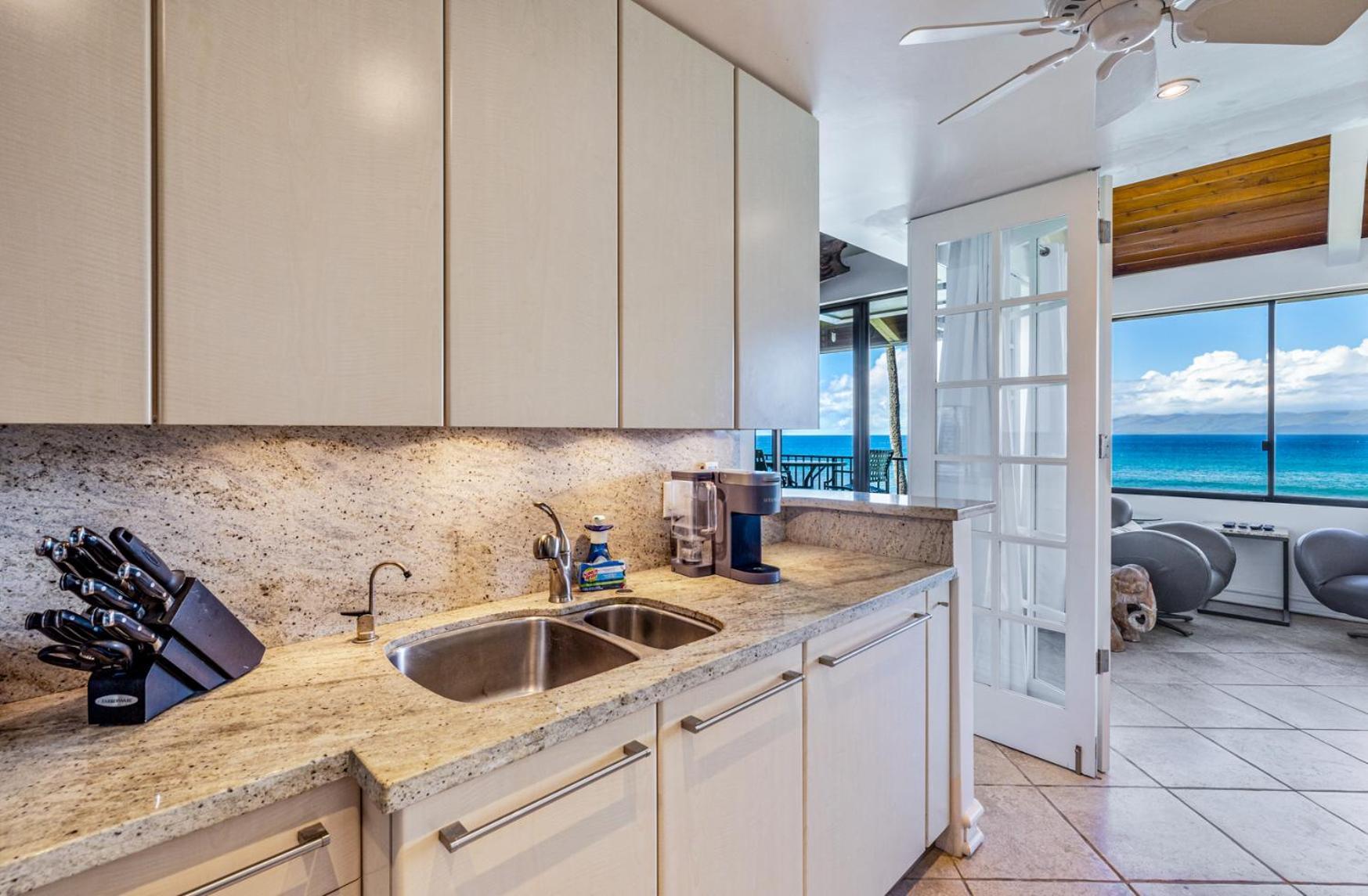The Noniluna Two - Sleeps 9 Plus Pack N Play Lahaina Εξωτερικό φωτογραφία